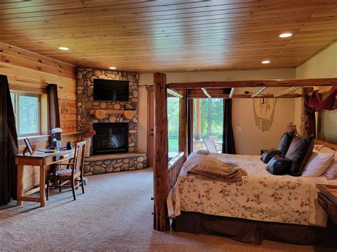 THE GREAT BEAR INN (West Glacier, Montana) - B&B Reviews & Photos ...