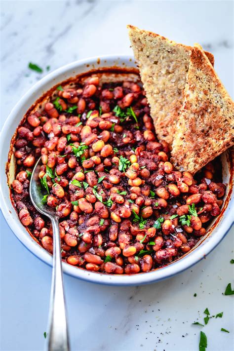 Vegan Baked Beans Recipe - easy recipe - Two Spoons