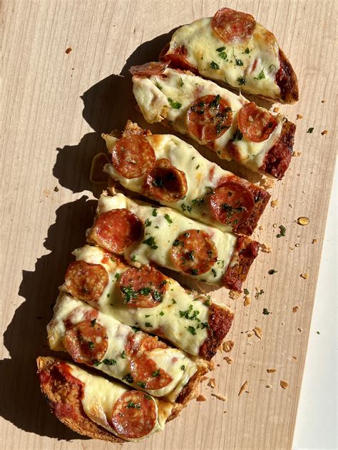 Pizza Garlic Bread - butt.erhand
