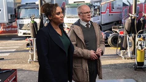 McDonald & Dodds (S03E02): A Billion Beats Summary - Season 3 Episode 2 ...