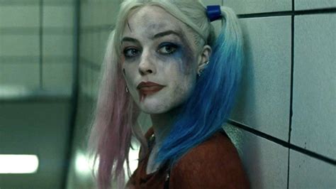 Margot Robbie Reveals First Look At Harley Quinn in Birds of Prey