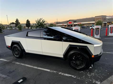 TWO-TONE / DUAL-TONE / MULTIPLE COLORS Vinyl Wrap & PPF Cybertruck -- Photos & Videos | Tesla ...