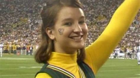 UW-Green Bay, Packers cheerleader standing up to Bears bullies | FOX6 ...