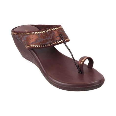 Ethnic Footwear for Women - Buy Women Ethnic Shoes | Mochi Shoes