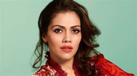 Lipstick Bleeding: 5 Ways to Prevent Your Lipstick From Smudging ...