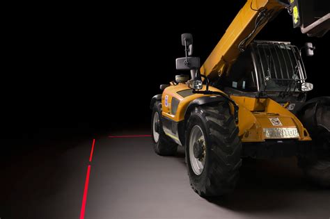 Telehandler Falling Over 的图像结果