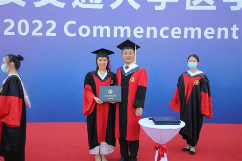 2021届博士研究生毕业照-西安交通大学医学部