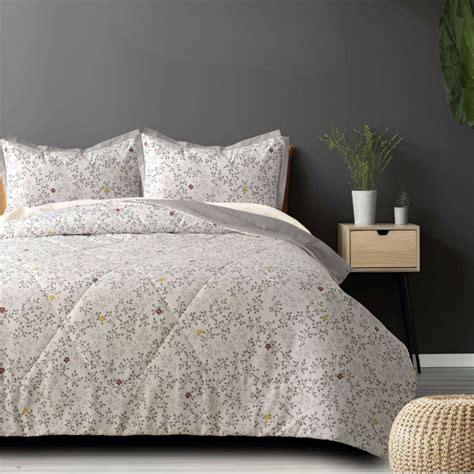Lilly Floral Print Cotton Quilted 4 Pcs Comforter Set | The Gharnish ...