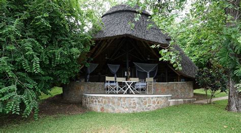 ZIMRE LODGE AND HOUSEBOATS (Lake Kariba) - Guesthouse Reviews & Photos ...