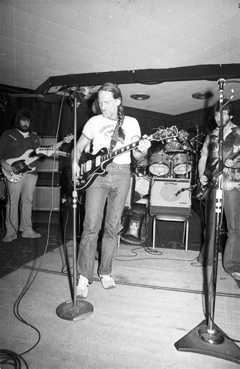 20 Photos of Young Willie Nelson - Willie Nelson Pictures Through the Years