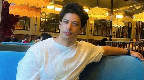 Who Is Muzammil Ibrahim? Know About Deepika Padukone's Lesser-Known Ex ...