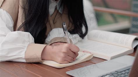 清纯制服美女学生妹教室写真图片桌面壁纸壁纸【1】(美女静态壁纸) - 静态壁纸下载 - 元气壁纸