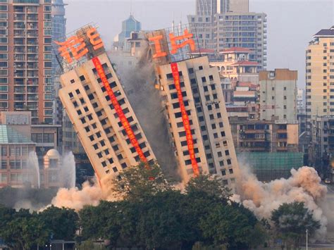 Building Collapsing 的图像结果