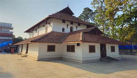 Mosques In Kerala: A Spiritual Traveller’s Guide To Faith