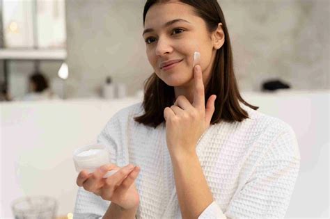 8 Moisturizer Non-comedogenic Terbaik untuk Kulit Lebih Sehat