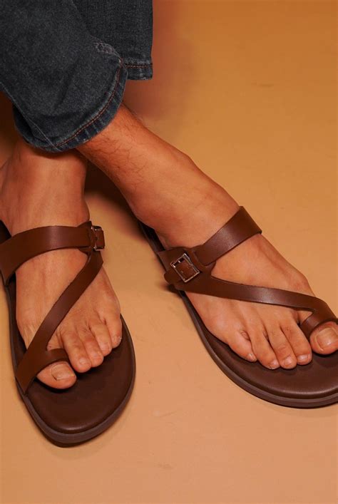 Buy Dmodot Handcrafted Leather Footwear Online - Ciceroni
