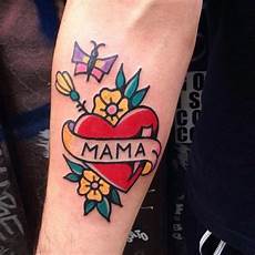 tatuaggio cuore con fiori tatuaggi school grande cuore rosso con una pergamena tatuaggio cuore con fiori tatuaggi school grande cuore rosso con una pergamena