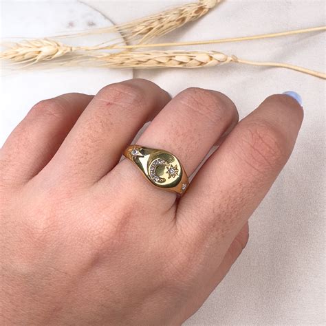 Emmy Moon Ring – LOLO LéPA