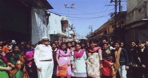 MKHS Gujarati Girls College Indore B.Com Review by Student - Urmila ...