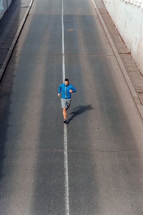 Stock Man Running 的图像结果