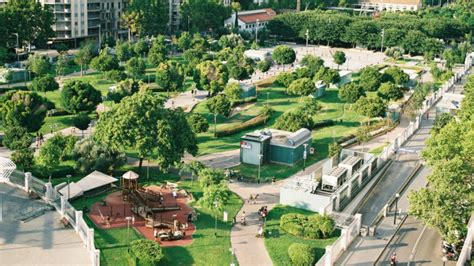 15 Minutes to Everything That Matters: The Rise of Walkable ...
