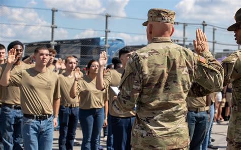 Army meets recruiting target months ahead of schedule - ABC News