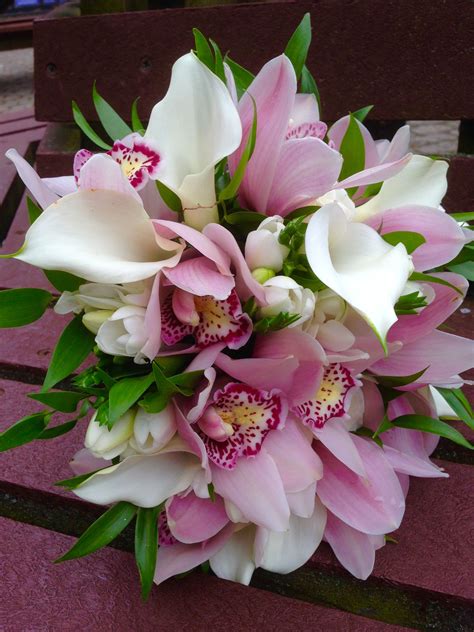 Our discerning bride asked for beautiful classic wedding flowers, calla ...