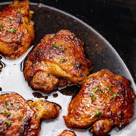 Crock Pot Chicken Thighs (Honey Garlic) - Story Telling Co