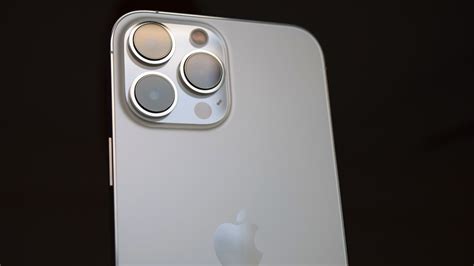 iPhone 13 Pro hacked in JUST 1 second! | Mobile News (HT Tech)