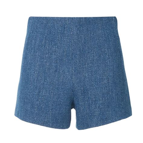 3 times Gigi Hadid showed us how to style a jacket | VOGUE India