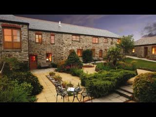 ROUNDHOUSE BARN - COCKLE COTTAGE (St Just in Roseland) - Specialty Inn ...