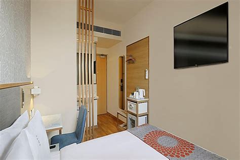 Book Hourly Rooms at Holiday Inn Express Hyderabad Hitech City | |Mistay