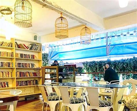 Best Book Cafes In Delhi In Hindi | best book cafes in delhi | Herzindagi