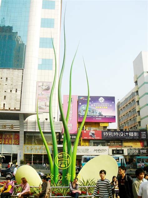 广州市易发商业步行街 《生机》不锈钢雕塑工程