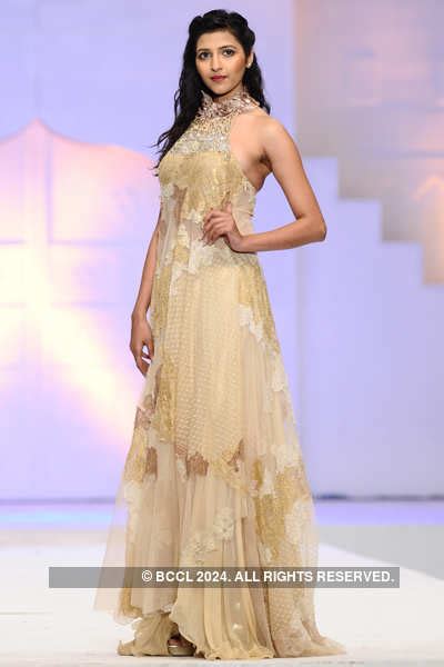 A model during the Oman embassy fashion show