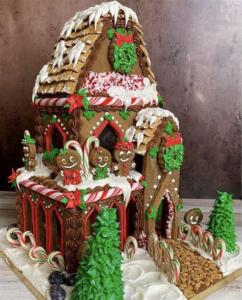 29 Creative Gingerbread House Decorating Ideas to Inspire You
