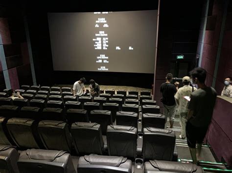 全国影院复工后首场电影在杭州放映，32张票售罄_新华报业网