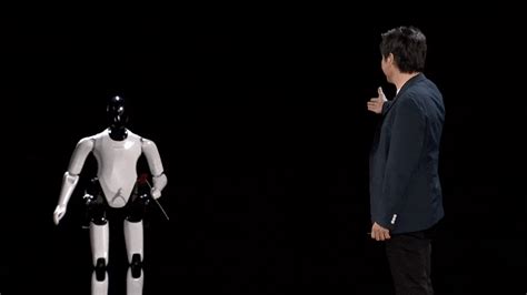 小米雷军展示全尺寸人形仿生机器人，身高177cm，能够感知45种人类语意情绪-港股-金融界