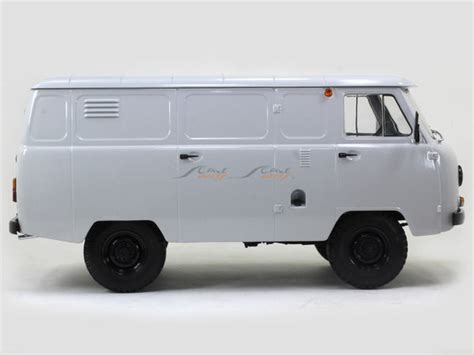 UAZ 452 3741 1:18 Premium ClassiXXs diecast Scale Model Van | Scale ...