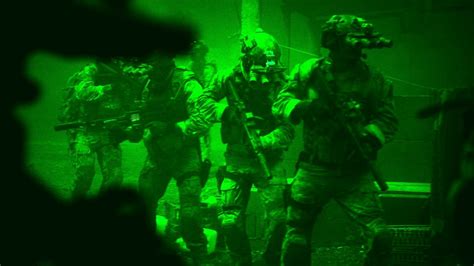 Zero Dark Thirty HD Wallpaper: Elite Night Ops in Action