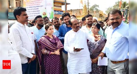 MLA Prasad Abbayya inspects market areas | Hubballi News - The Times of ...