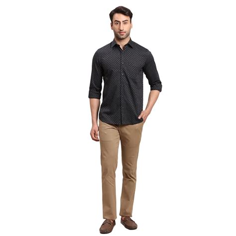 Men Black Regular Fit Dobby Cotton Full Sleeves Shirts – MyRaymond