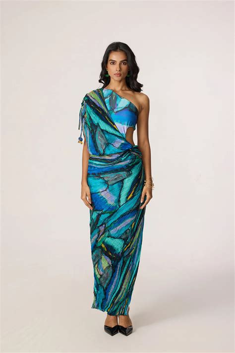 Saaksha & Kinni – THE RETAIL THERAPY