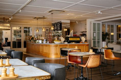 What Does “¡Ándale!” Mean and When to Use It | SpanishStep