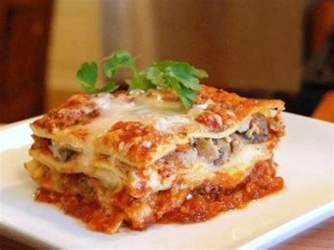 Italian Sausage and Mushroom Lasagna with Bechamel Sauce  