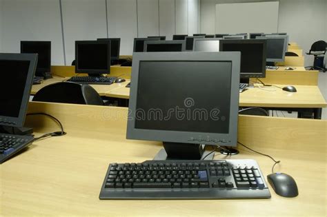 Computer Classroom 的图像结果