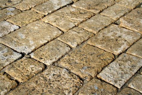 Making Stone Pavement 的图像结果