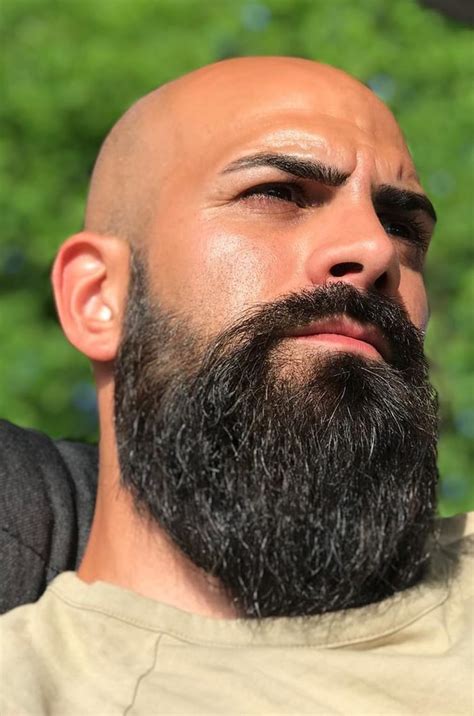 10 Attractive and Trendy Full Beard Styles for Men