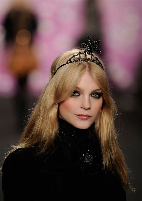 Jessica Stam Kimdir, Hayatı ve Resimleri