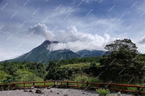 Merapi Java Volcano 的图像结果